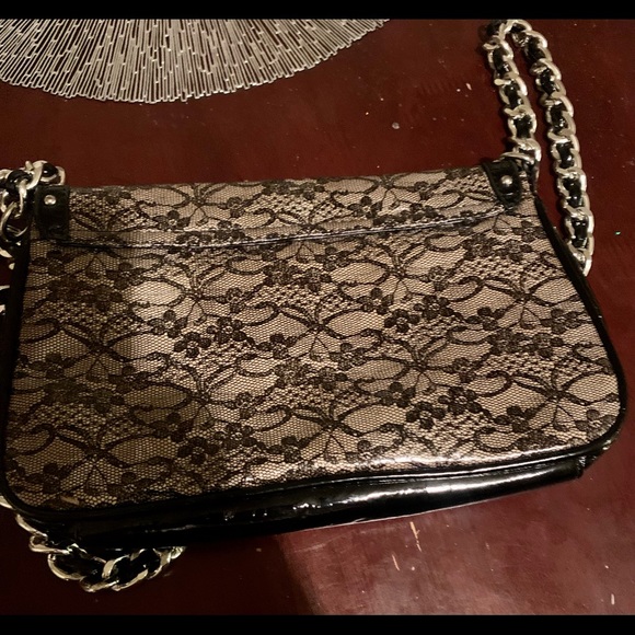 Betsy Johnson cross body lace bag - Picture 7 of 7